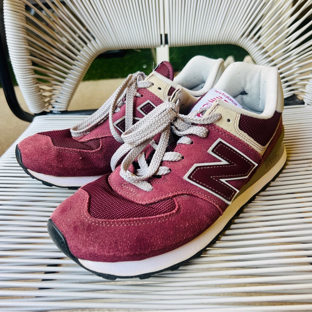 New Balance 574 Classic Sneakers - burgundy Red & White Suede Nubuck Mens 10